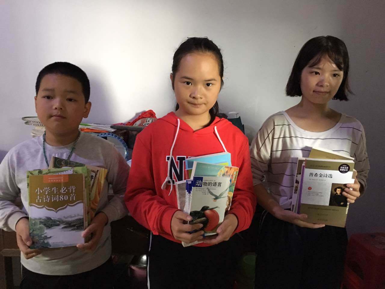 皇冠2登录welcome_那个让老师骄傲的“调皮”班级!30年同学聚会皇冠2登录welcome,还伴有一封来自贵州的感谢信