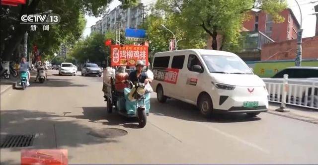 皇冠信用网最高占成_鸡排哥上央视了皇冠信用网最高占成，又爆金句：要想抓住胃，先得抓住心