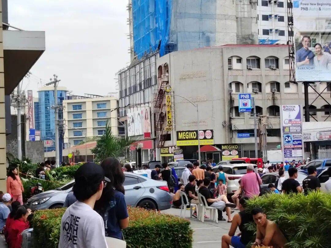 介绍个信用网网址_在菲华人亲历7.6级强震:震感强烈介绍个信用网网址,有女生被吓哭|鱼眼·热点