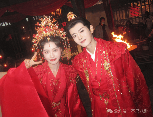 hga035会员注册_他俩没分手但被拍到吵架了hga035会员注册,吵得很凶......