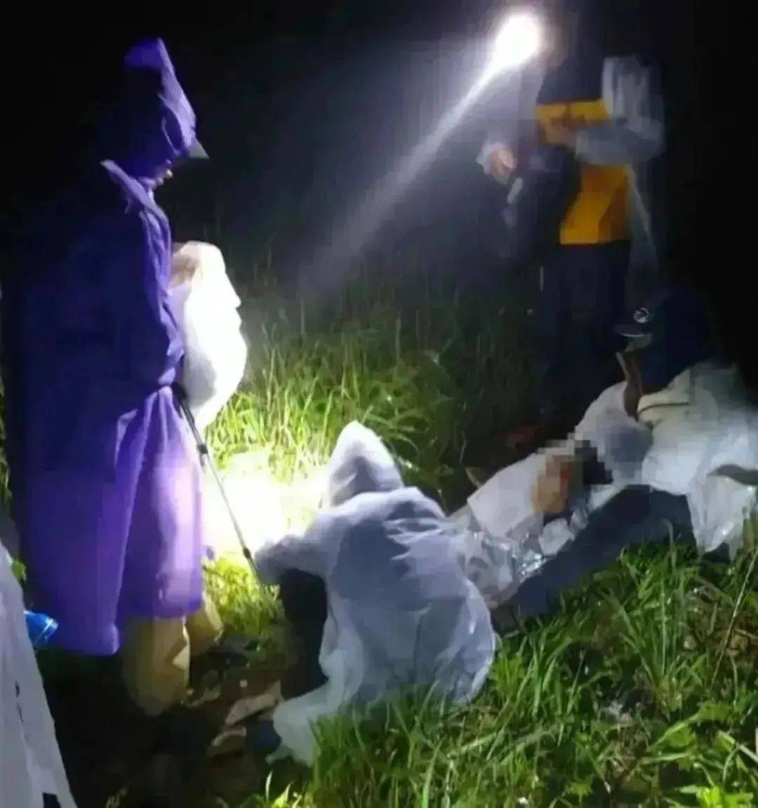 皇冠登3新2管理
_93岁老人进山失联皇冠登3新2管理
,两天后发现他倒挂在树杈上苦撑……