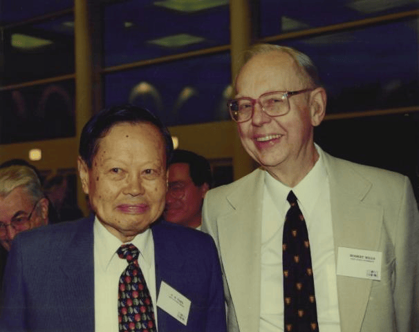 如何申请到皇冠信用
_独家|友人追忆杨振宁:如何申请到皇冠信用
他没能二度获诺奖是一个遗憾