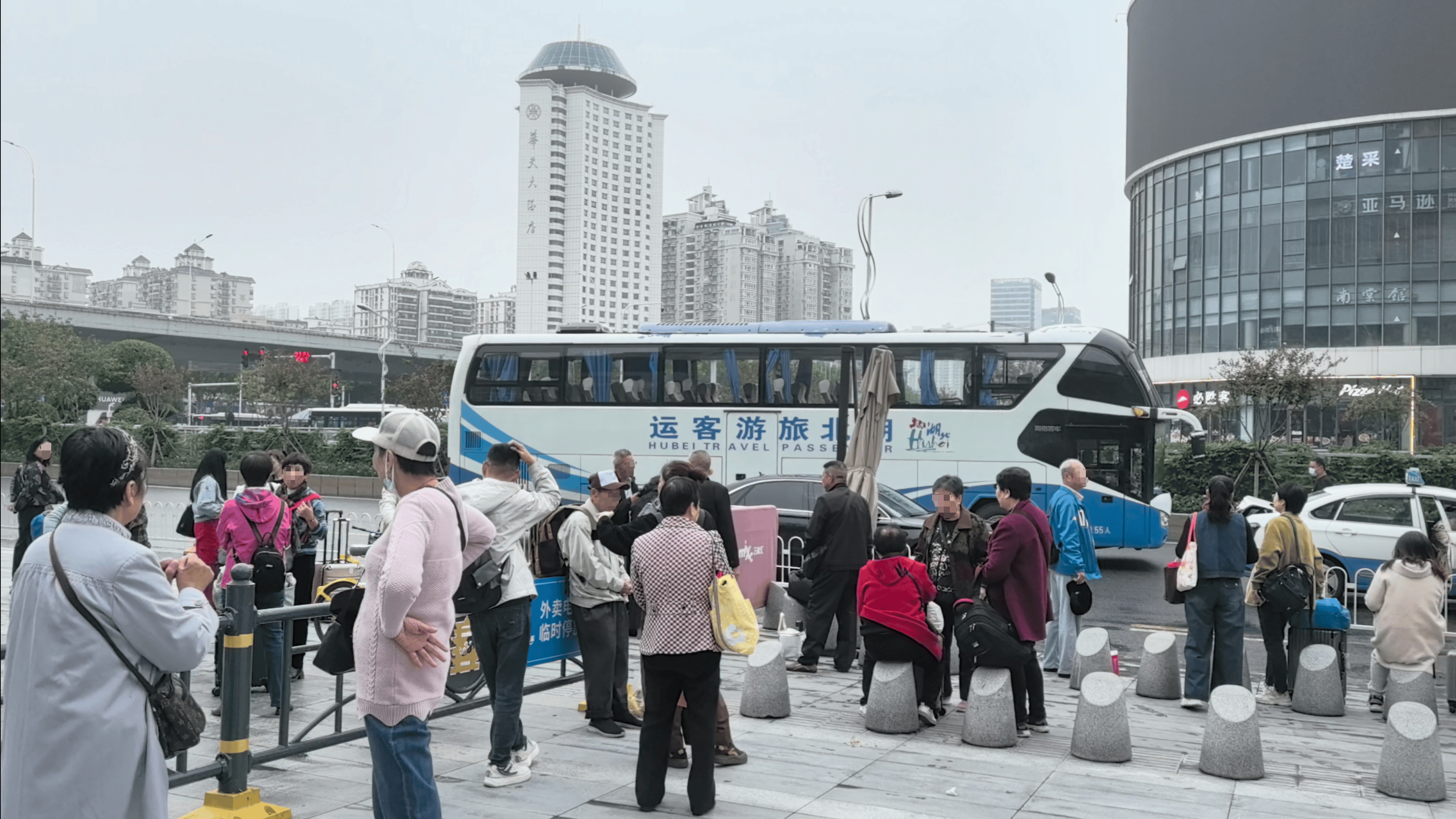 世界杯信用网代理申条件
_7小时“铁腚”大巴游老年团全纪录：不在家里做饭世界杯信用网代理申条件
，我出门就像打鸡血