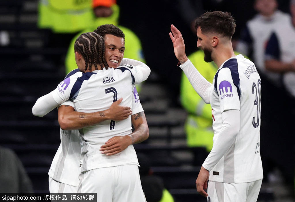 皇冠信用盘在线注册_好起来了！曼联2-2绝平热刺皇冠信用盘在线注册，阿莫林首度带曼联实现英超5轮不败