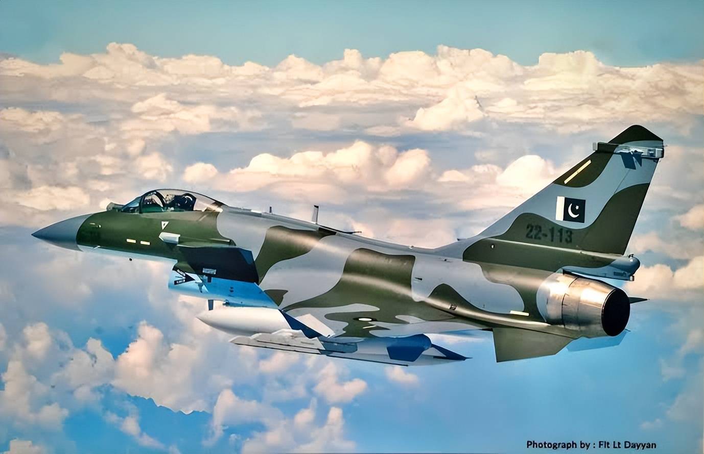 皇冠登1登2登3出租
_被打惨后皇冠登1登2登3出租
,伊朗空军飞行员对苏-57感到失望:本来要买150架歼-10