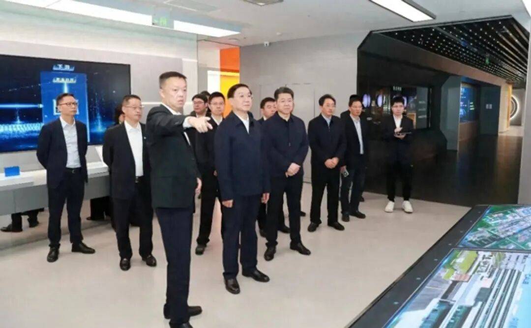 皇冠信用盘网址
_成都市长王凤朝落马幕后:关系紧密的温州商人先期被带走