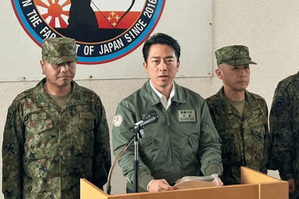 阿贾克斯 vS 加拉塔萨雷
_日本联合35国叫板中俄阿贾克斯 vS 加拉塔萨雷
，中方霸气回击一句话，俄方：敢越线必出手！