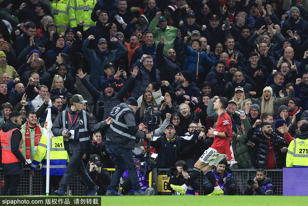 皇冠足球_曼联换人调整：舍什科与利桑德罗的登场如何影响比赛走势皇冠足球？