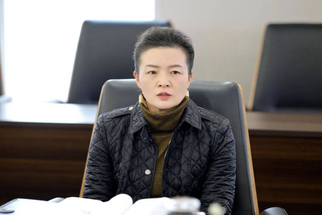 加尔斯vs赫根_江西九江市修水县委副书记、县长刘婕带队赴武汉天源集团考察交流