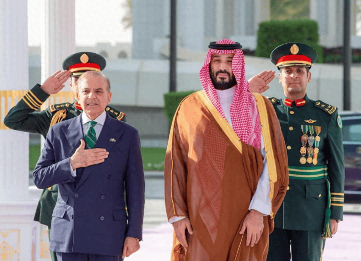 皇冠体育_外网再次哗然皇冠体育，中东土豪敲定 40 亿美元订单：采购枭龙战机及霹雳 15