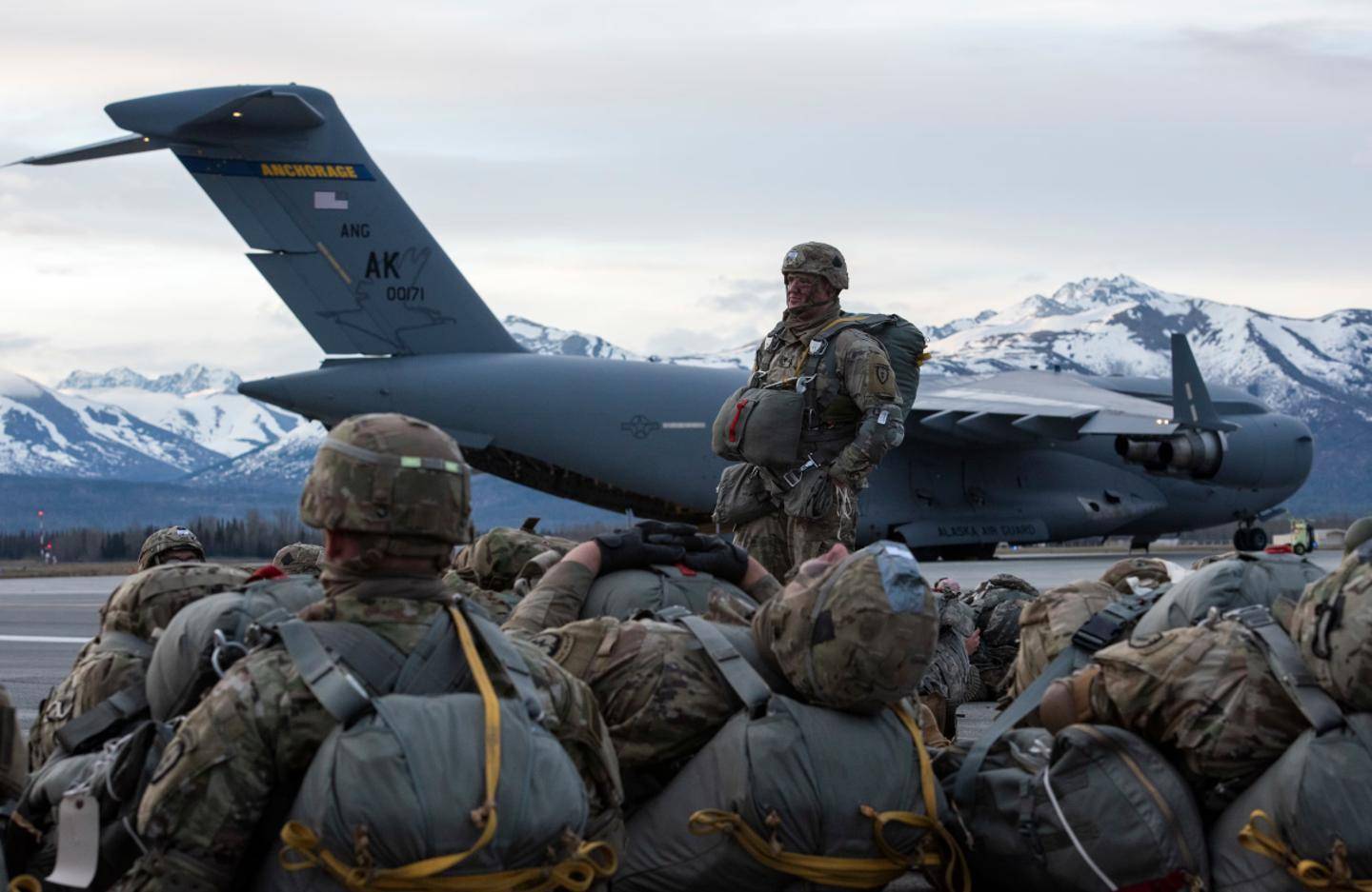 皇冠信用网代理出租_特朗普这次失算了！伊朗歼灭叛军皇冠信用网代理出租，美本土竟陷入大乱，空降军集结