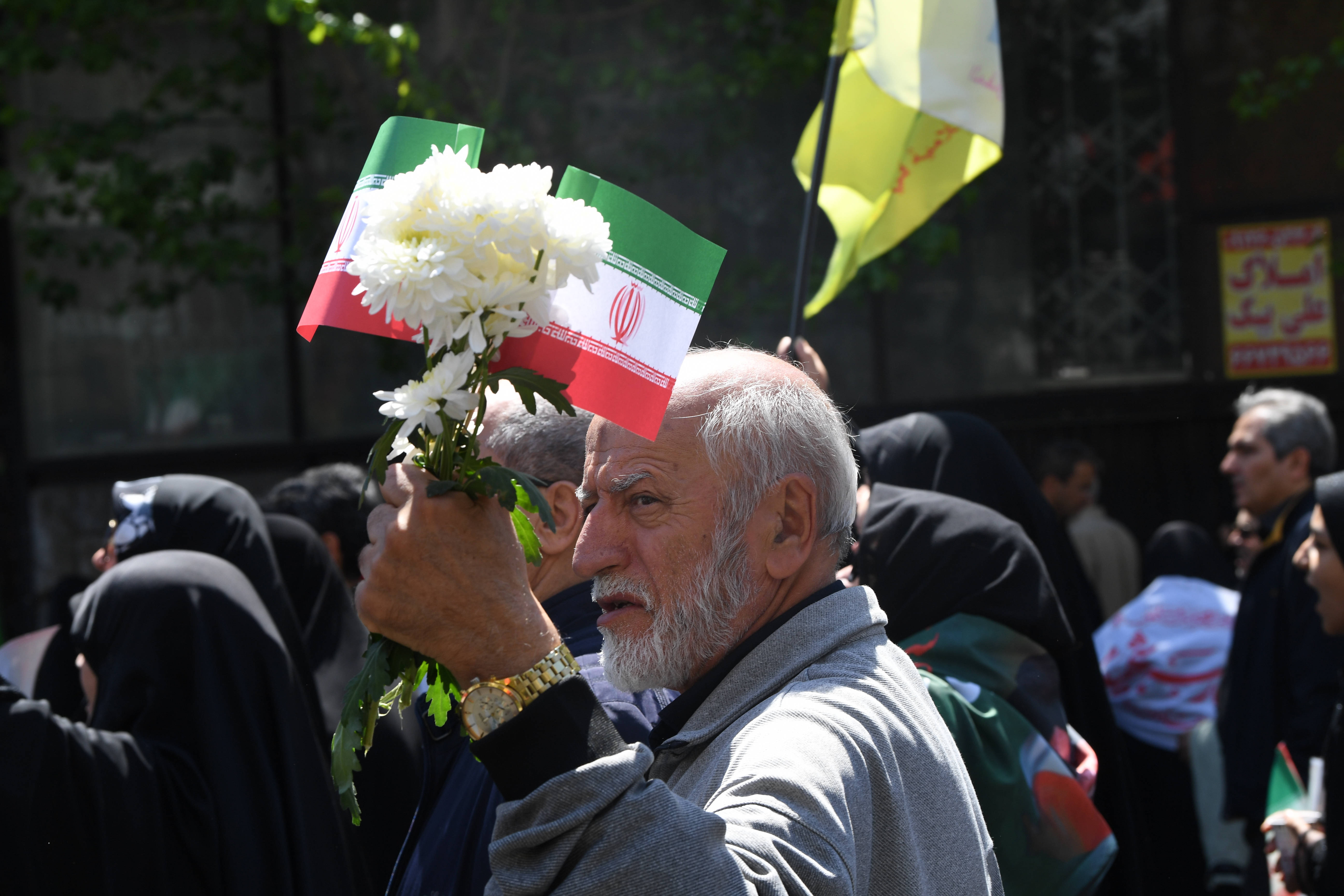 皇冠信用网代理申条件_伊朗举行大规模哀悼活动 悼念已故伊朗最高领袖阿里·哈梅内伊遇害40日