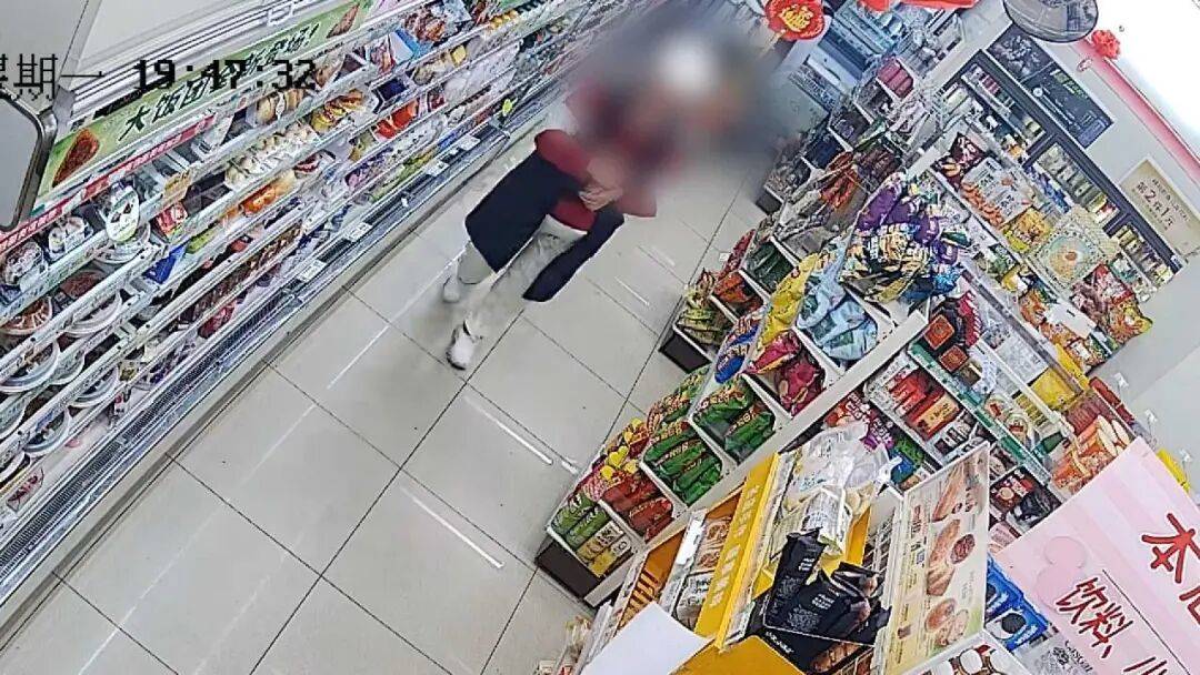 皇冠信用网账号_上海一女子为宣泄压力皇冠信用网账号,竟多次在便利店干这事,被刑拘!